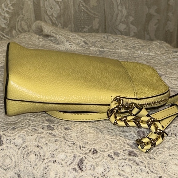 Beautiful Michael Kors Jet Set Charm North South Chain Phone Crossbody - Picture 6 of 12